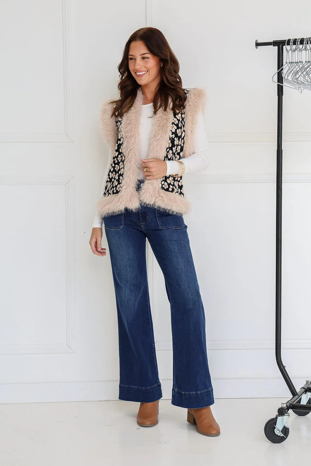 Faux Fur Trim Leopard Knit Vest - Black
