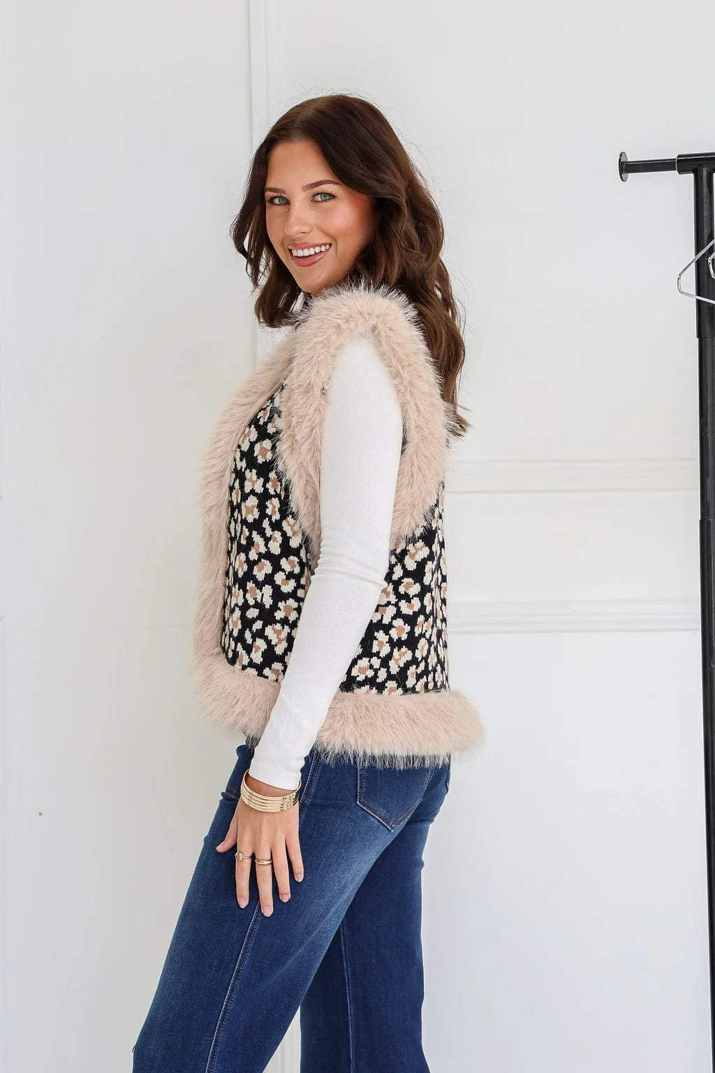 Faux Fur Trim Leopard Knit Vest - Black