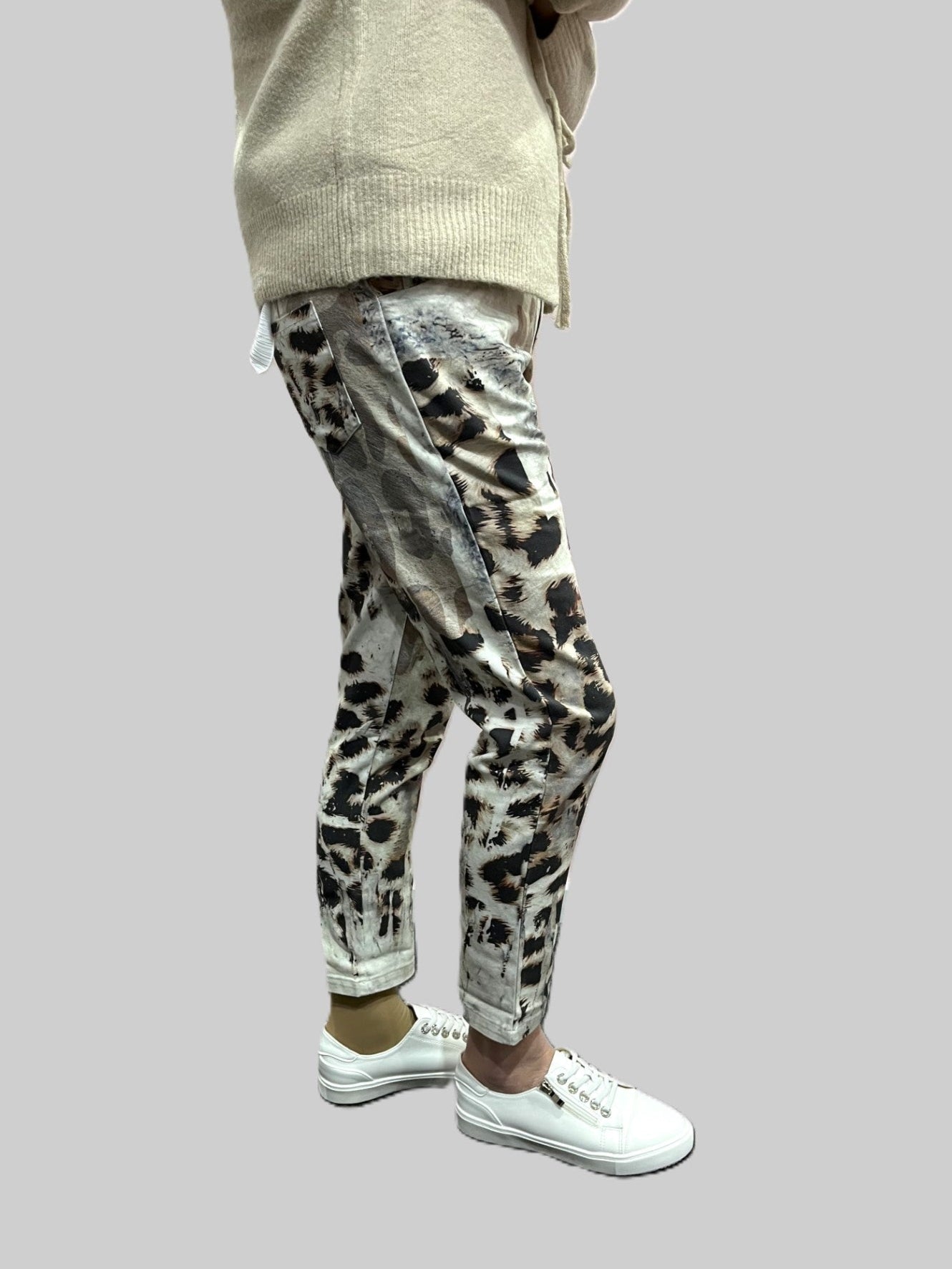 Sophia Leopard Pants
